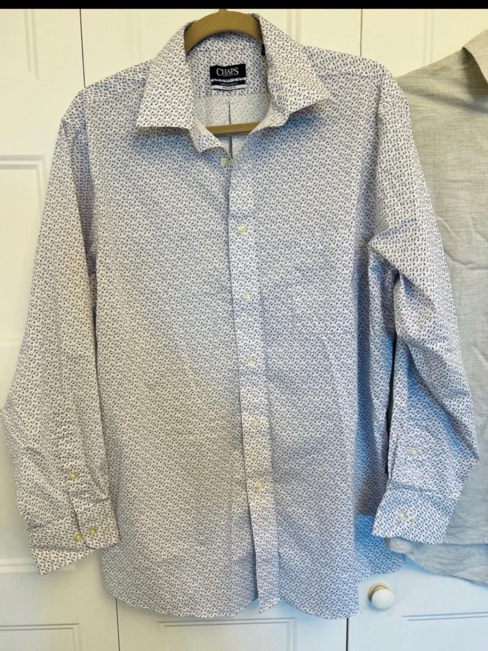 Men’s Bundle (3).Size Large- Banana Republic, Chaps, Outpost Brands -Long Skeeve